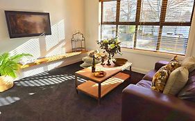 Apartment 2 - Haddin Court - Stunning Executive