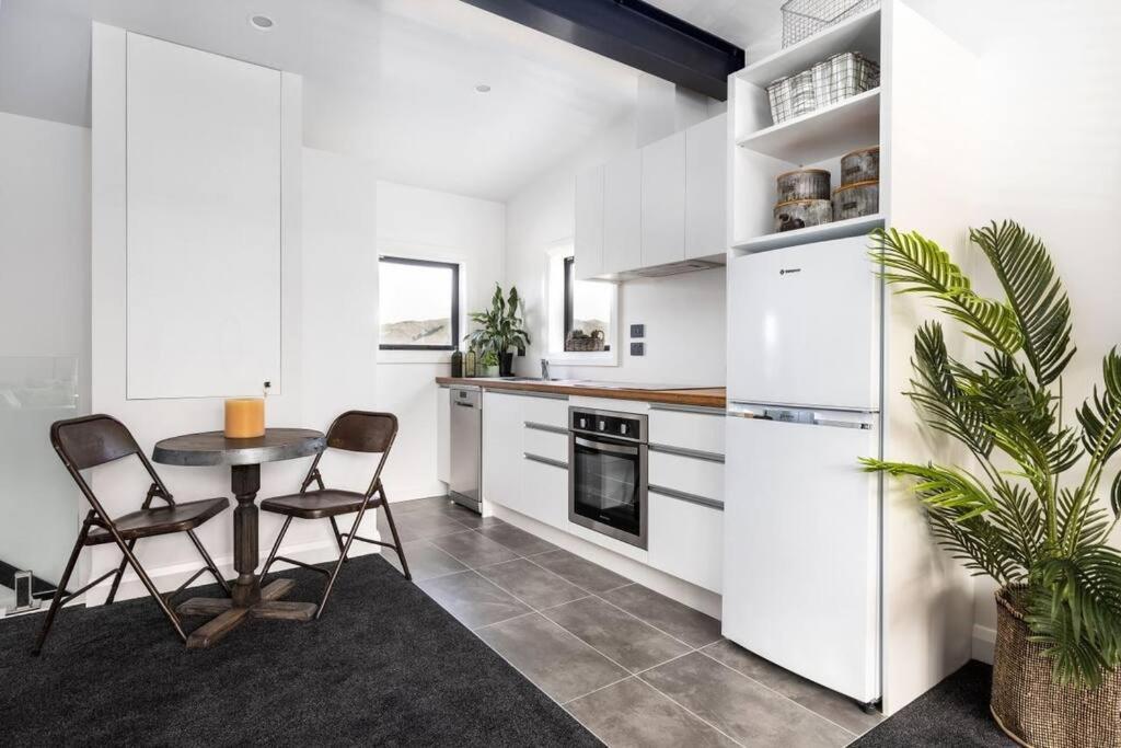 Apartment 2 - Haddin Court - Stunning Executive Blenheim Exterior photo